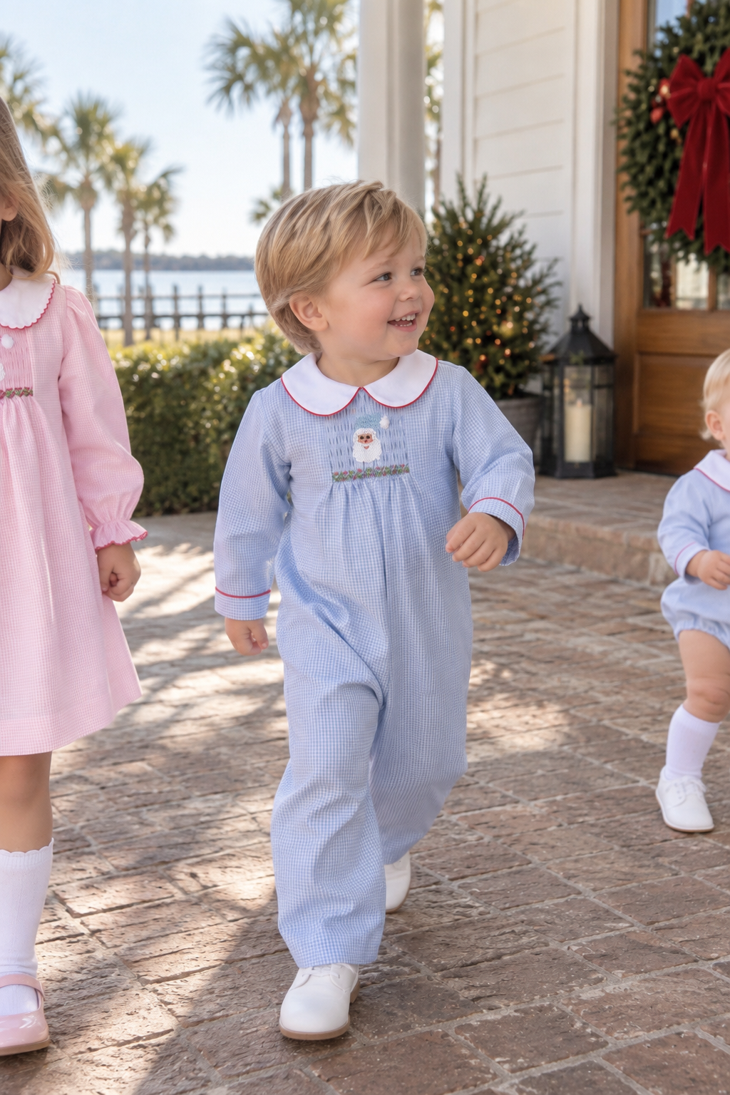 Longall with Hand Picture Smocked Santa Petit Ami & Zubels