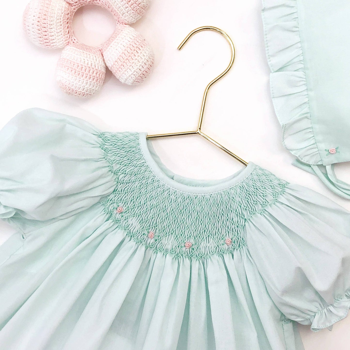 Smocked Daygown with Raglan Embroidery Petit Ami & Zubels